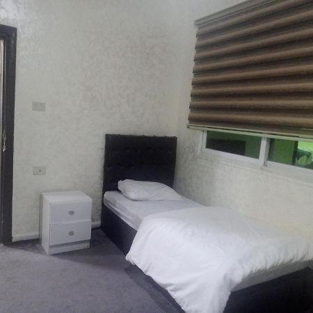 الكرك Jarajreh Apartments/ Hotel المظهر الخارجي الصورة