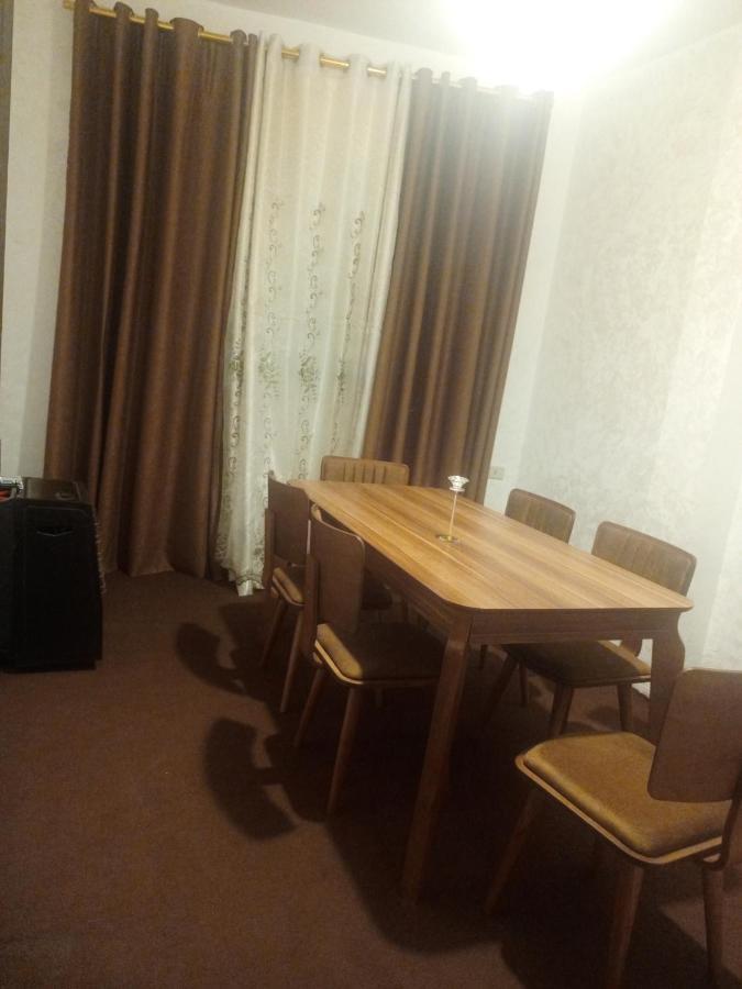 الكرك Jarajreh Apartments/ Hotel المظهر الخارجي الصورة