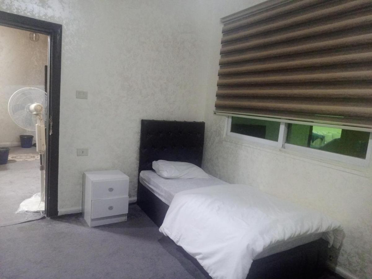 الكرك Jarajreh Apartments/ Hotel المظهر الخارجي الصورة
