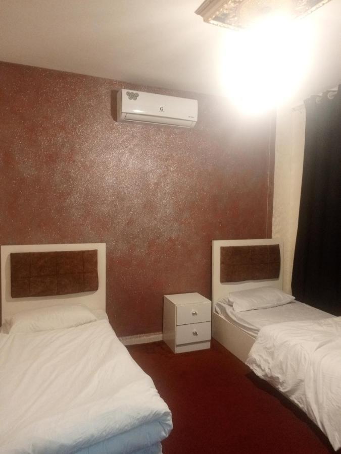 الكرك Jarajreh Apartments/ Hotel المظهر الخارجي الصورة