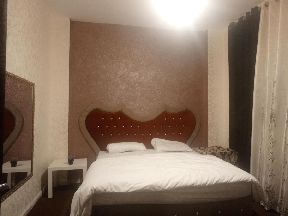 الكرك Jarajreh Apartments/ Hotel المظهر الخارجي الصورة
