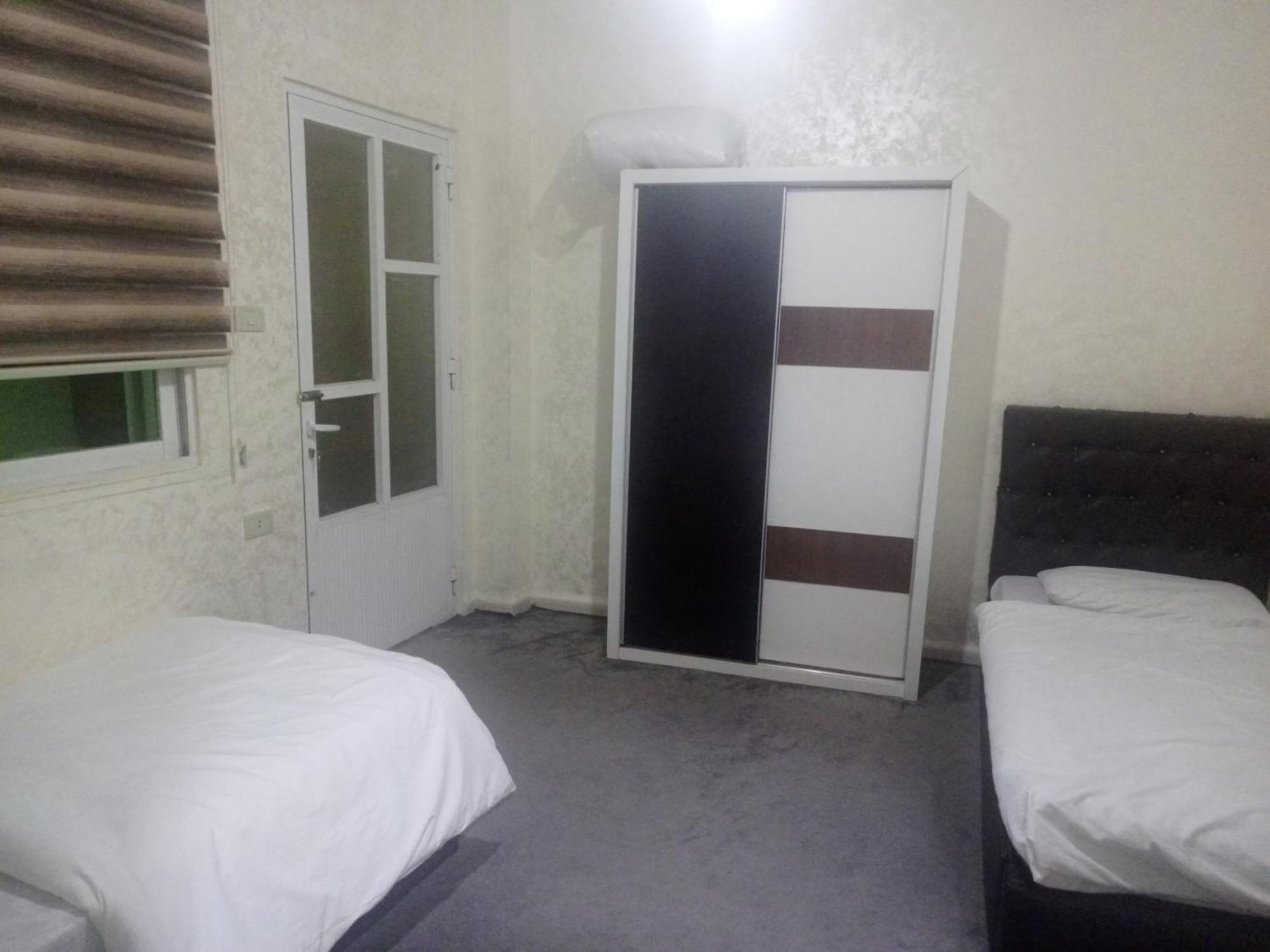الكرك Jarajreh Apartments/ Hotel الغرفة الصورة