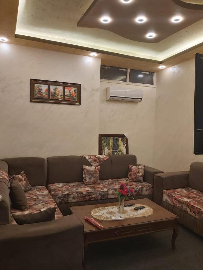 الكرك Jarajreh Apartments/ Hotel المظهر الخارجي الصورة